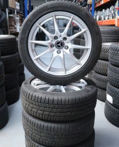 Mercedes A B CLA klasse 17 inch velgen winterbanden origineel a2464010102