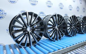 VW UP velgen 17 inch model polygon origineel 4x100