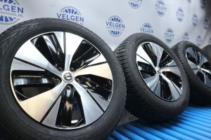 Volvo XC40 V90cc velgen 18 inch + winterbanden origineel 5x108 31680403