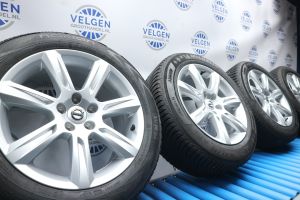 Volvo S90 V90 velgen 17 inch + winterbanden origineel 5x108