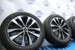 Mercedes C-klasse w206 velgen 17 inch winterbanden breedset origineel