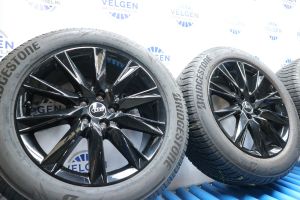 19 inch Audi Q4 velgen origineel zwart winterbanden 5x112