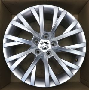 Origineel Skoda Superb 3v 18 inch velg 3v0601025cd